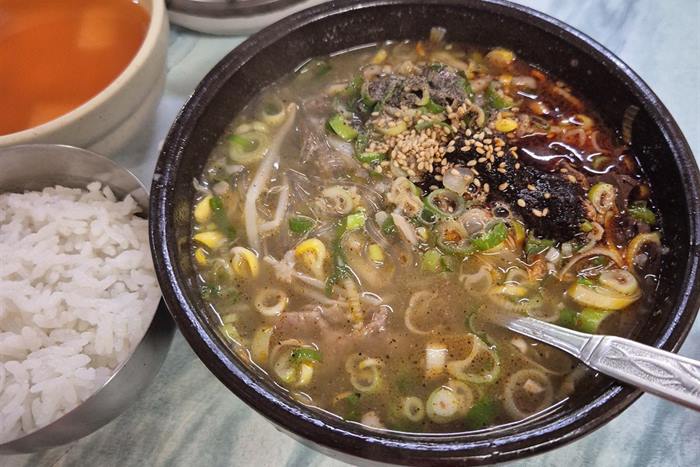 미풍해장국 본점 — 매운맛과 자극적인 맛의 콜라보, 제주식 해장국