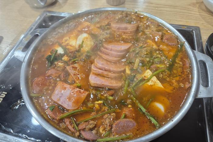 대우부대찌개 — 테헤란로 부대찌개, 등심까지 올린 프리미엄 한 그릇