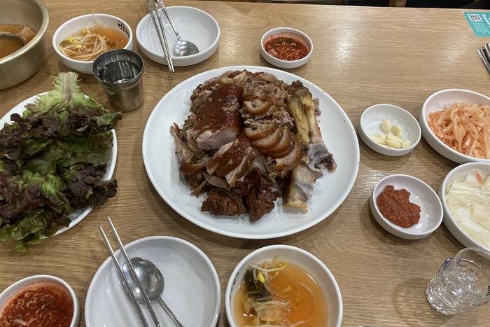 영동족발 — 강남권에서 먹어본 족발 중 단연, 쫀쫀하고 야들야들한 식감